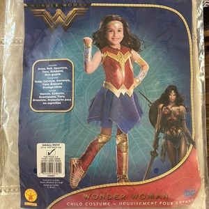 Kids Wonder Woman costume, small
